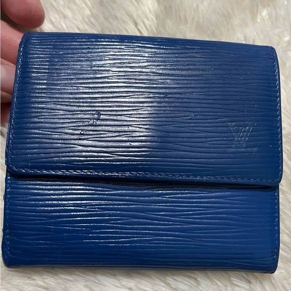 Louis Vuitton Blue Textured Wallet - Picture 3 of 12